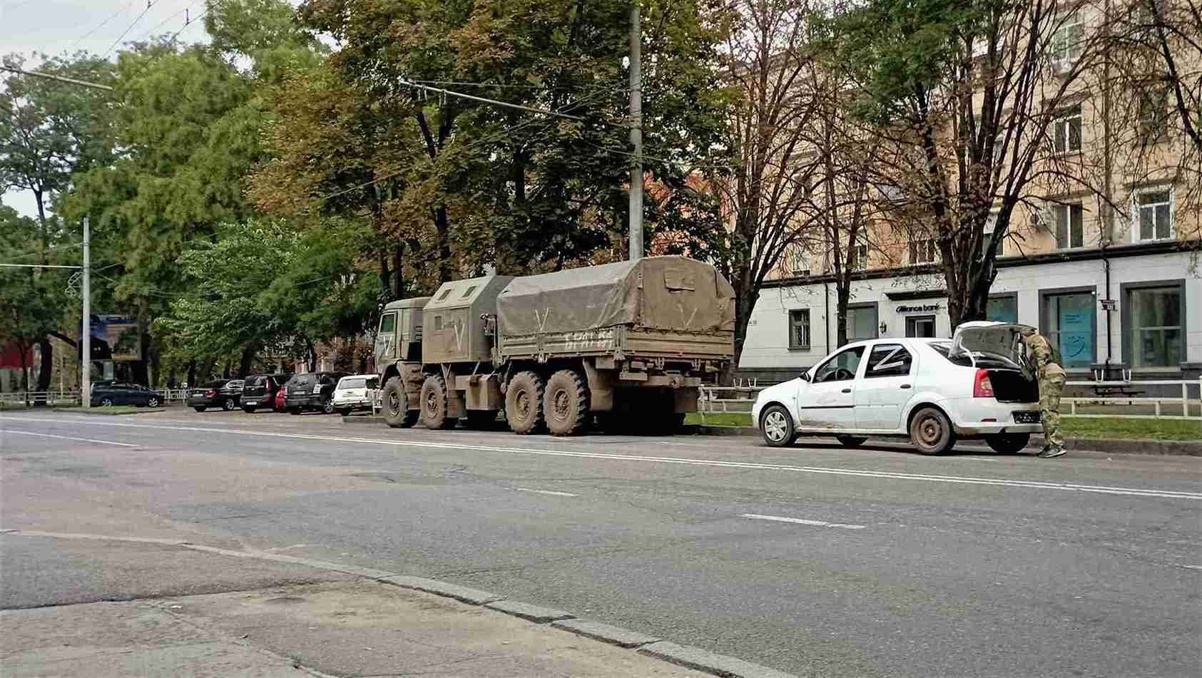 Російська військова техніка на вулицях окупованого Херсона. Вересень 2022 року